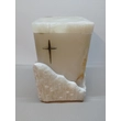 Álló márvány (onyx) urna kereszttel, tört fehér alapszínű
