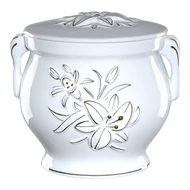 Fehér füles urna liliommal