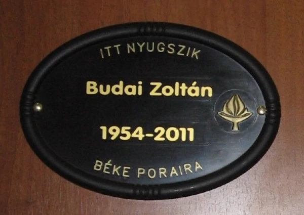 24. Sírjelző tábla fejfára, keresztre